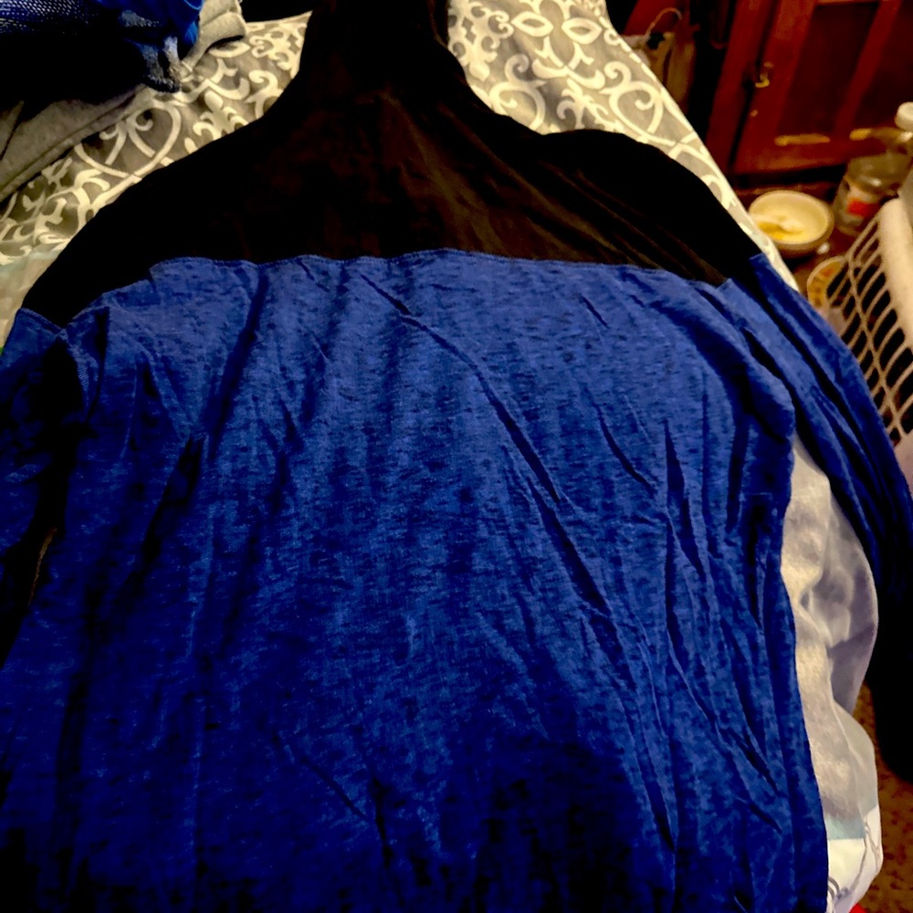 American eagle Longsleeve with a hood